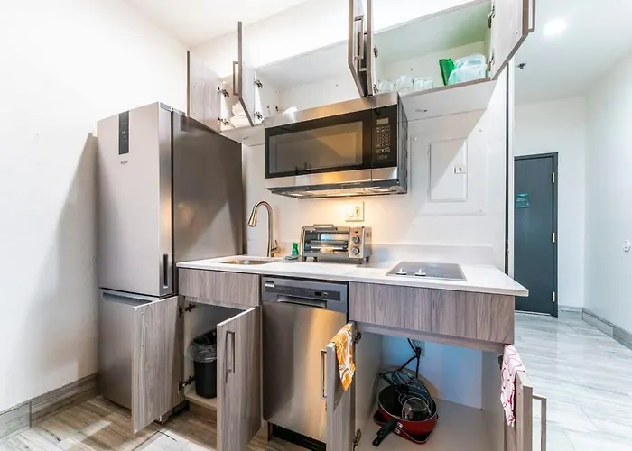 Metro Extended - 2 Full Beds Apartment