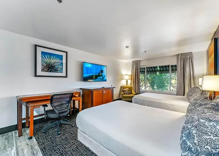 Metro Extended - 2 Full Beds Apartment *